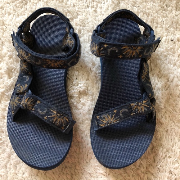used teva sandals